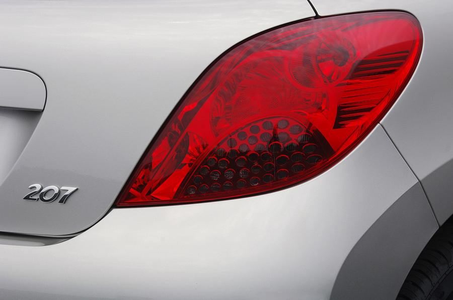  Peugeot 207 2006 года  (фото 109 из 180)
